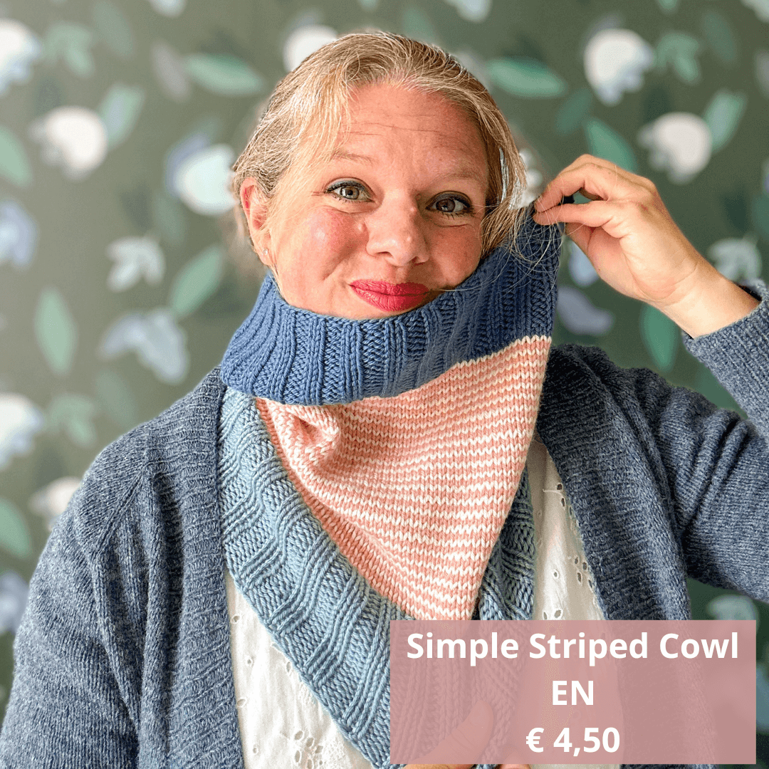 Simple striped cowl knitting pattern